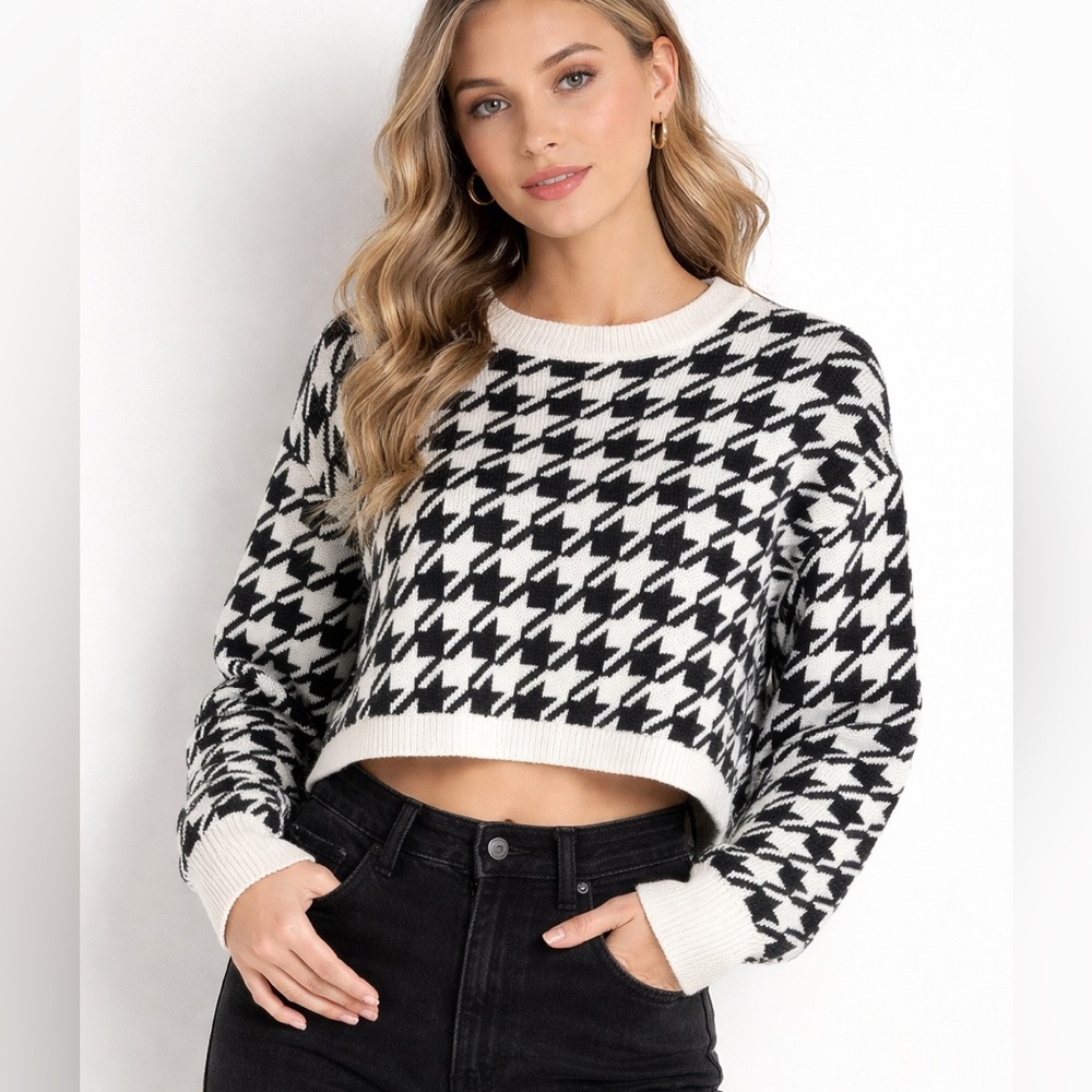 William Rast Black & White Houndstooth Cropped Crewneck Sweater